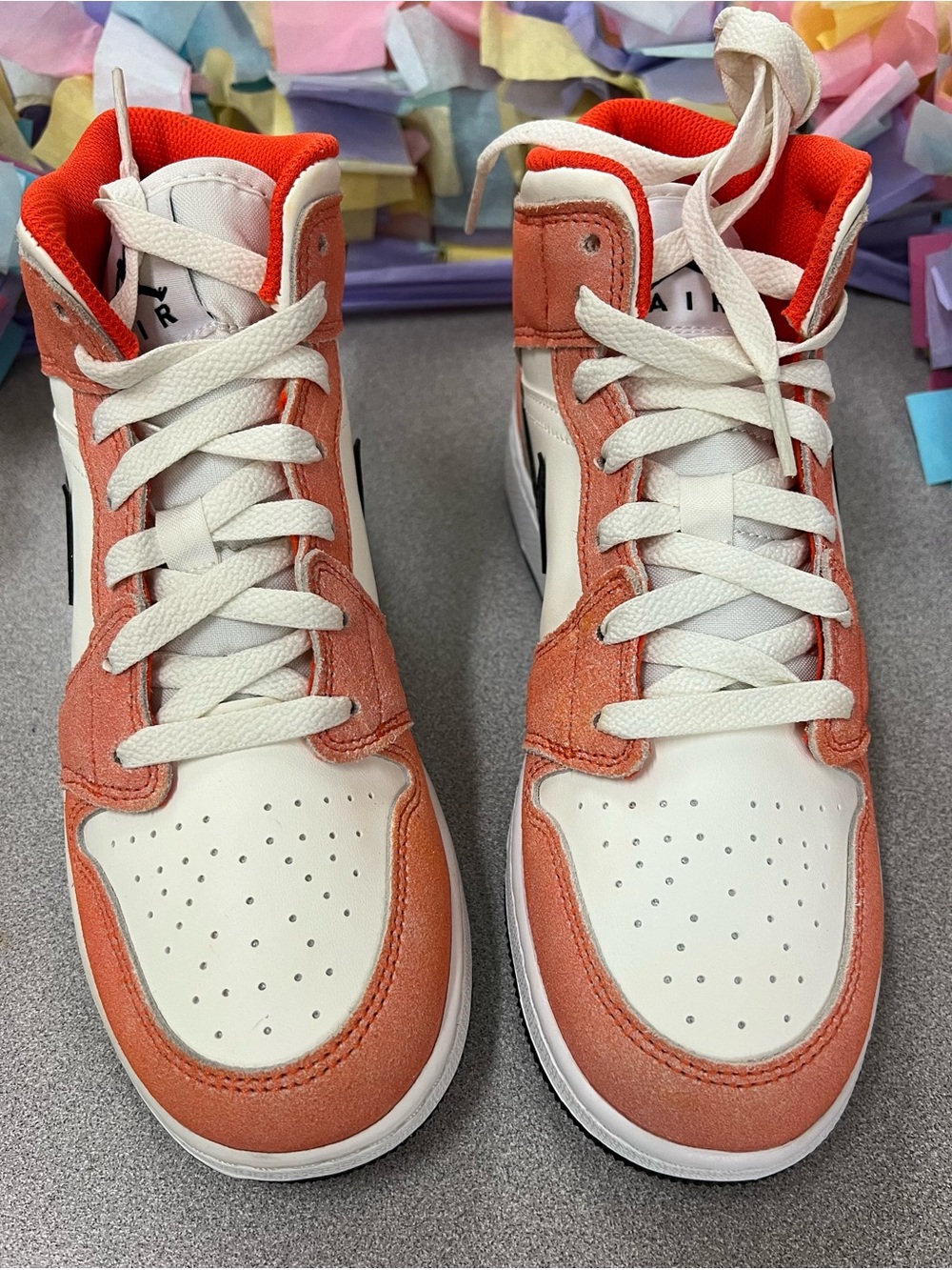 Air Jordan 1 Retro Grade School Youth 6 (W 7.5) in Coral Pink White Black - Picture 4 of 11